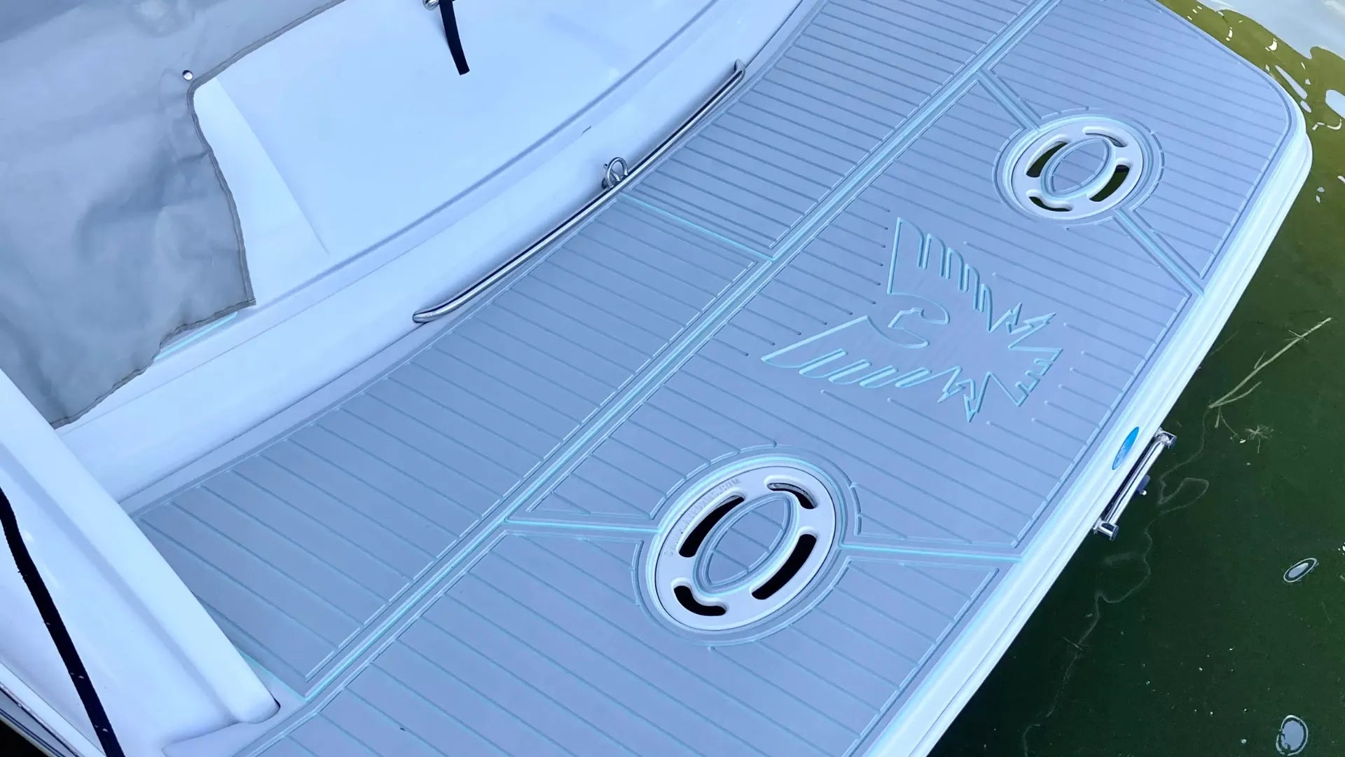 Boat Decking Trends 2025: Styles, Colors & DIY Upgrades