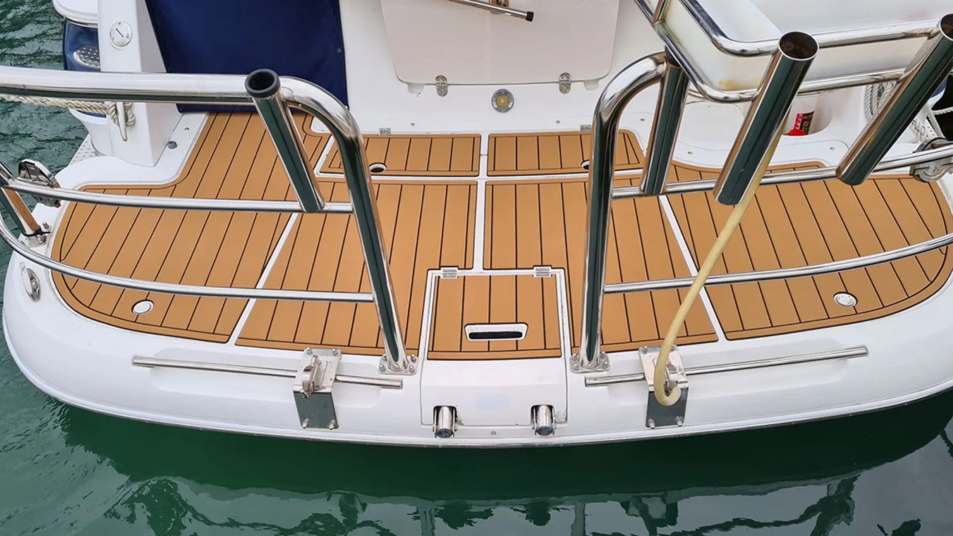 Jet boat with brown EVA foam flooring