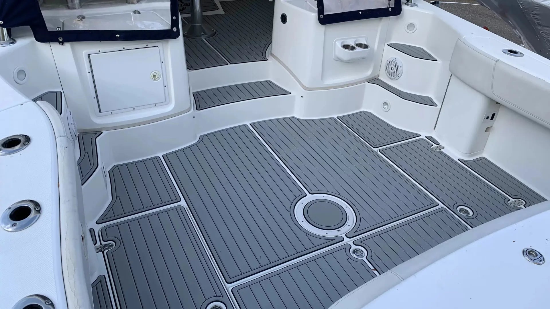 🎣 Boat Flooring for Fishing Boats: Non-Slip, Durable, and Easy to Clean | BoatFloorings
